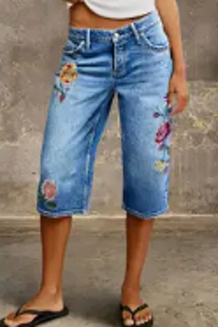 NWT Flemingals Wash Floral Embroidery Mid Rise Straight Leg Capri Jeans Sz XL